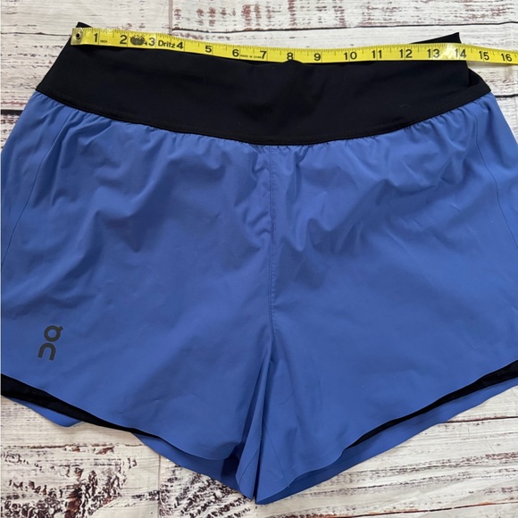 On Running Women’s Shorts – Size M (Blue/Black) - Picture 5 of 8